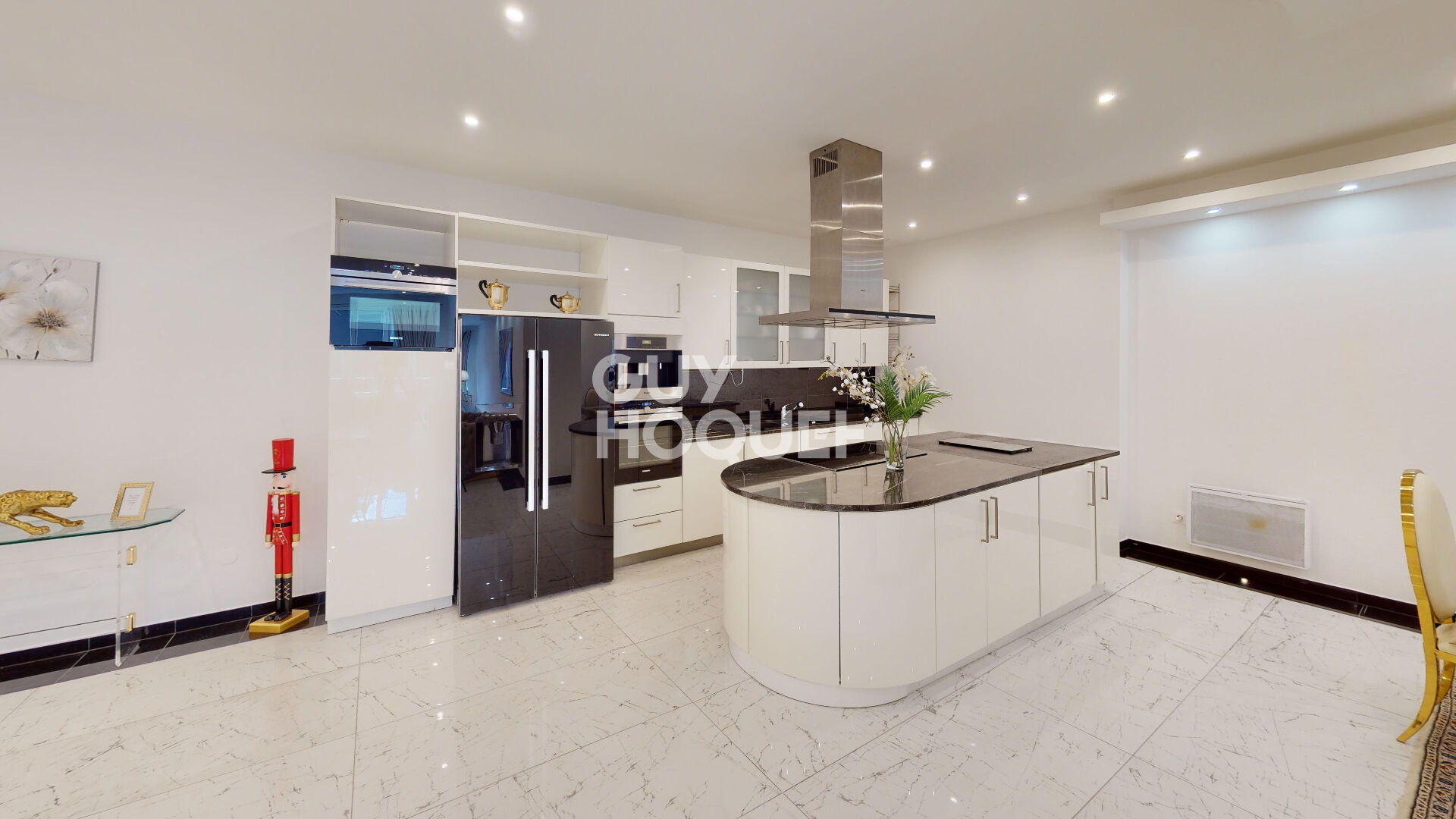 LOCAL COMMERCIAL AIRBNB  CENTRE VILLE T4 (105m²) à MULHOUSE