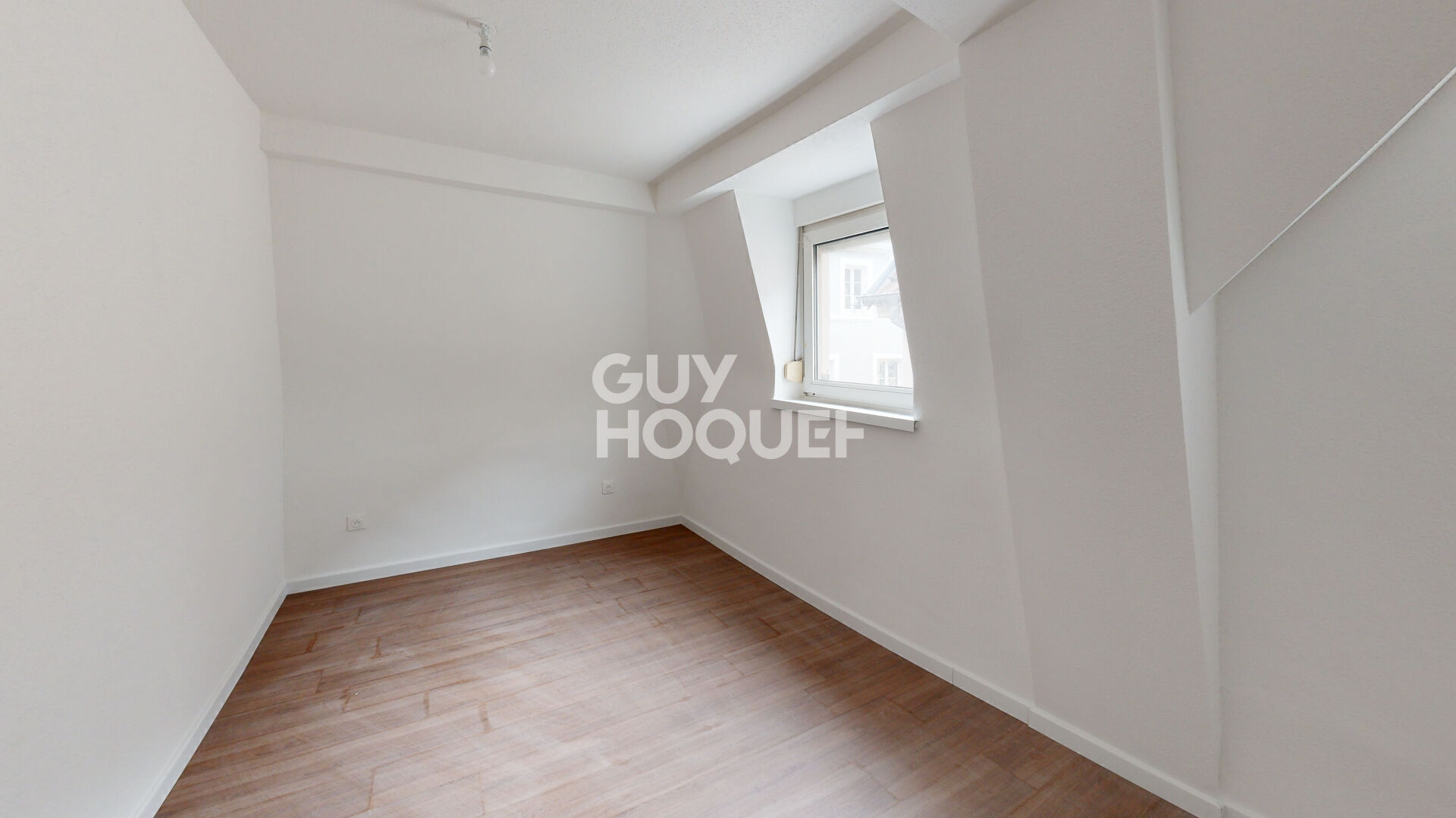 LOCATION d'un appartement F3 (69 m²) à Mulhouse Centre Historique