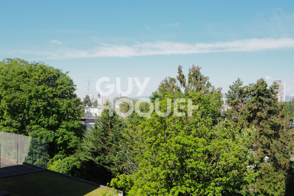 F3/4 avec Balcon et garage! Vue dégagée!