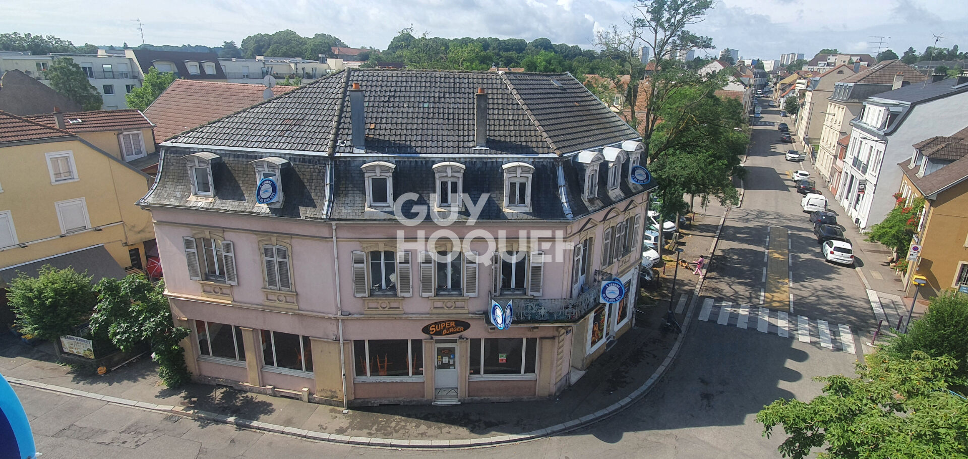 Immeuble idéalement placé! Rénové 2023!