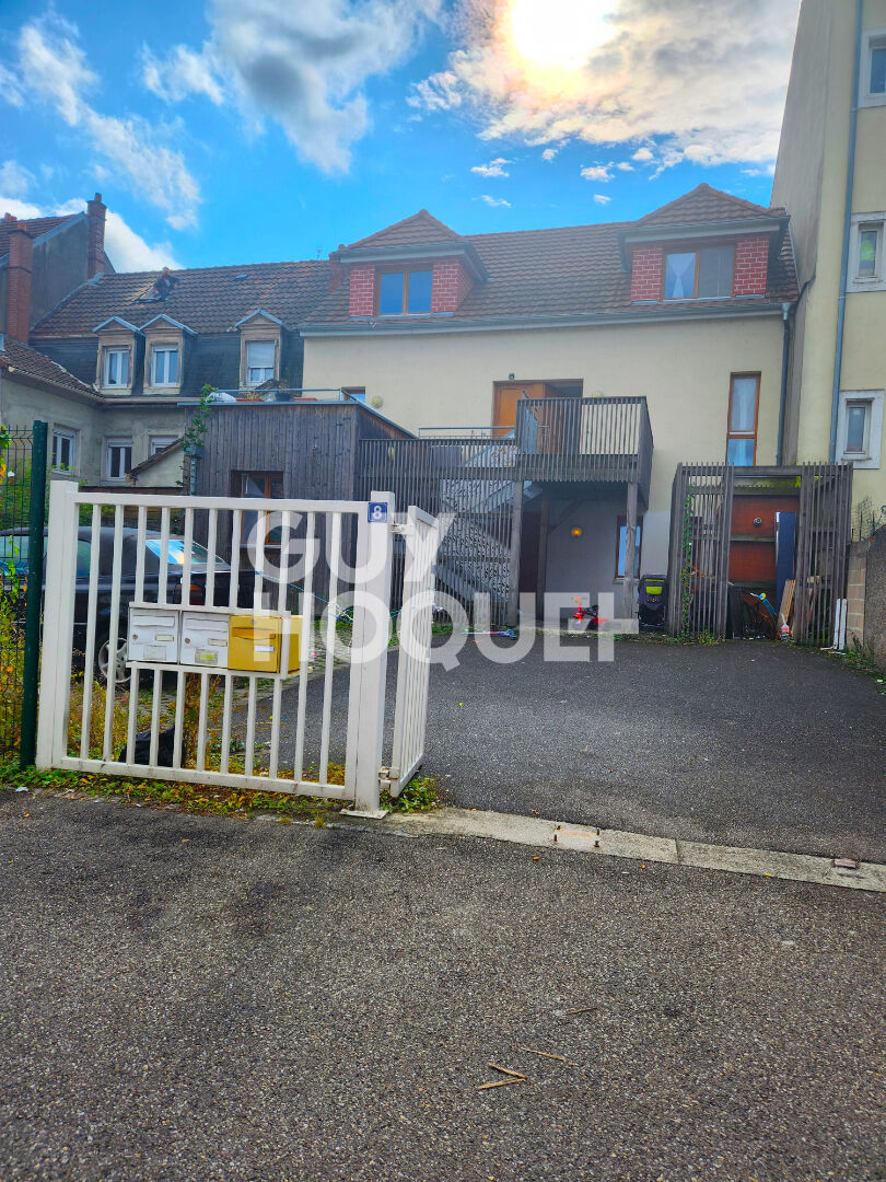 Immeuble rénové avec garantie décennale 10 pièces à MULHOUSE
