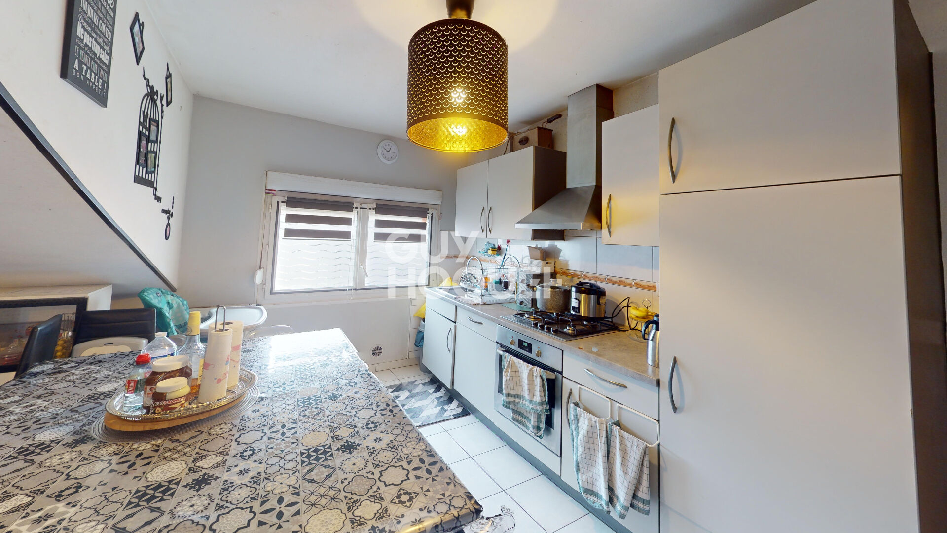 IMMEUBLE 560m²  SANS TRAVAUX!