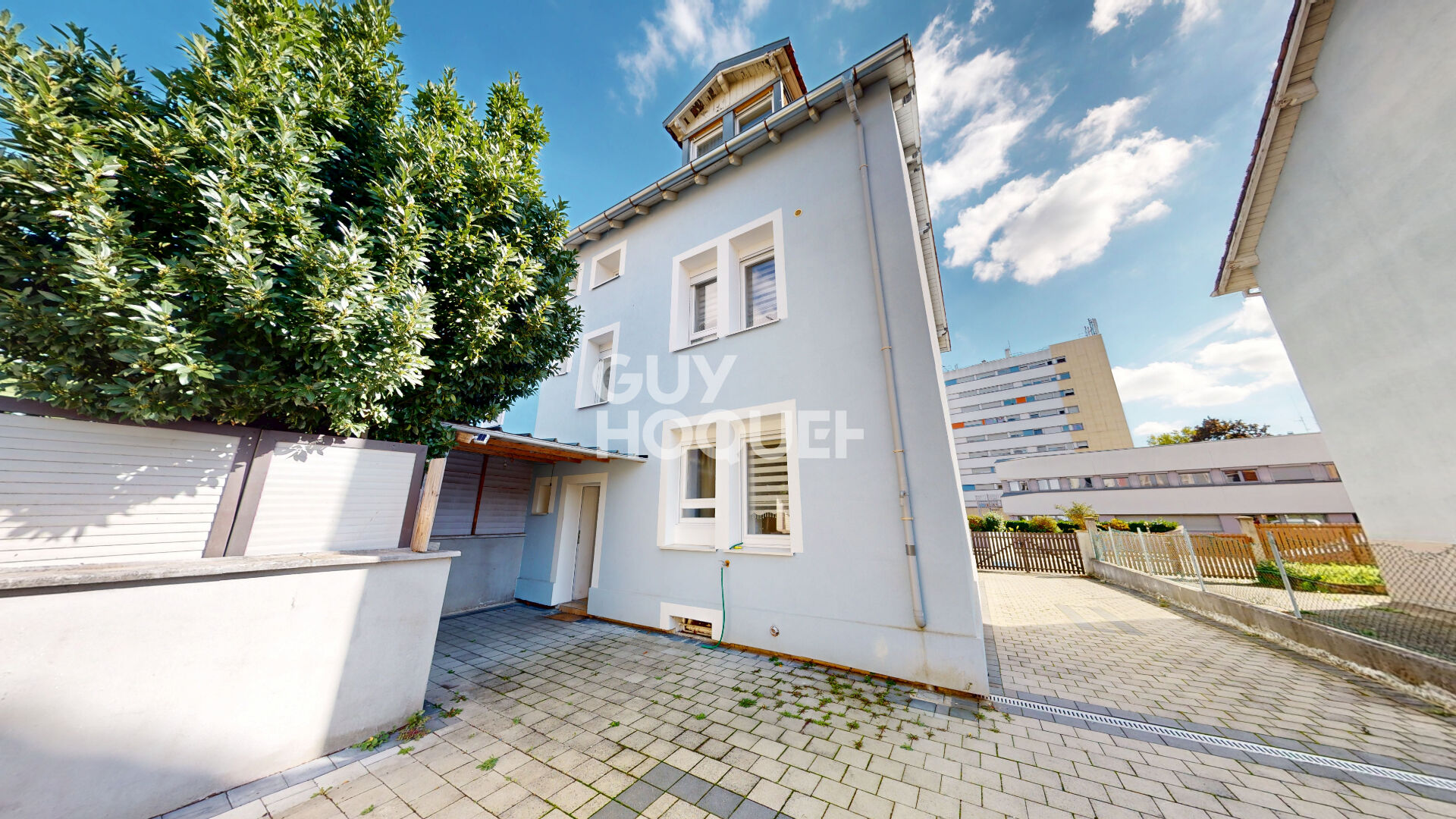 Maison familiale rénovée avec cour et garages  117 m²  - Mulhouse