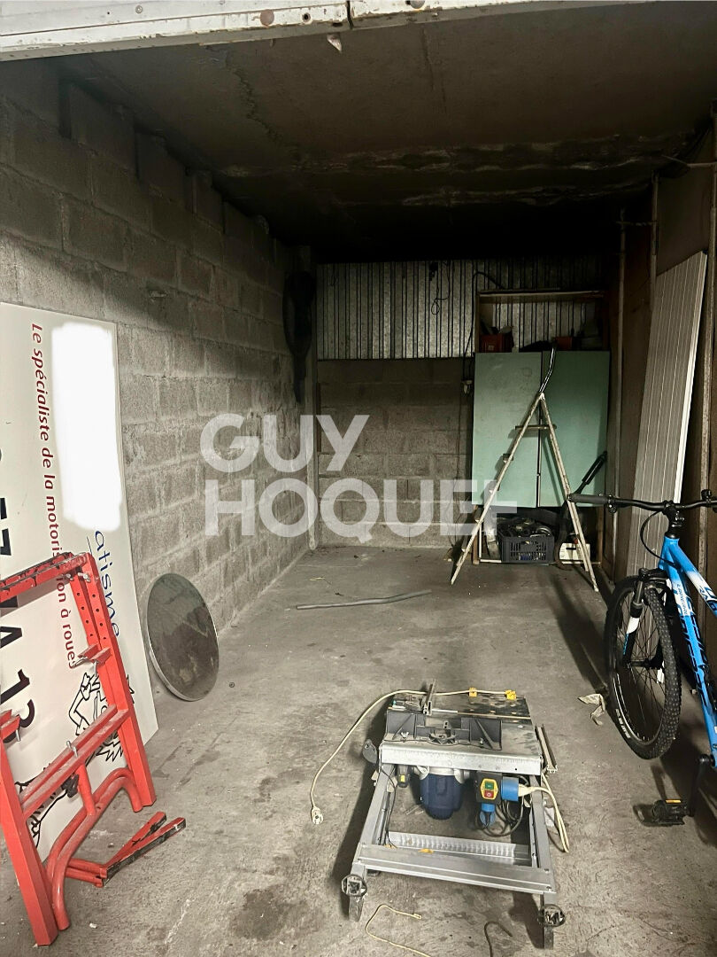 A VENDRE - Garage fermé et sécurisé