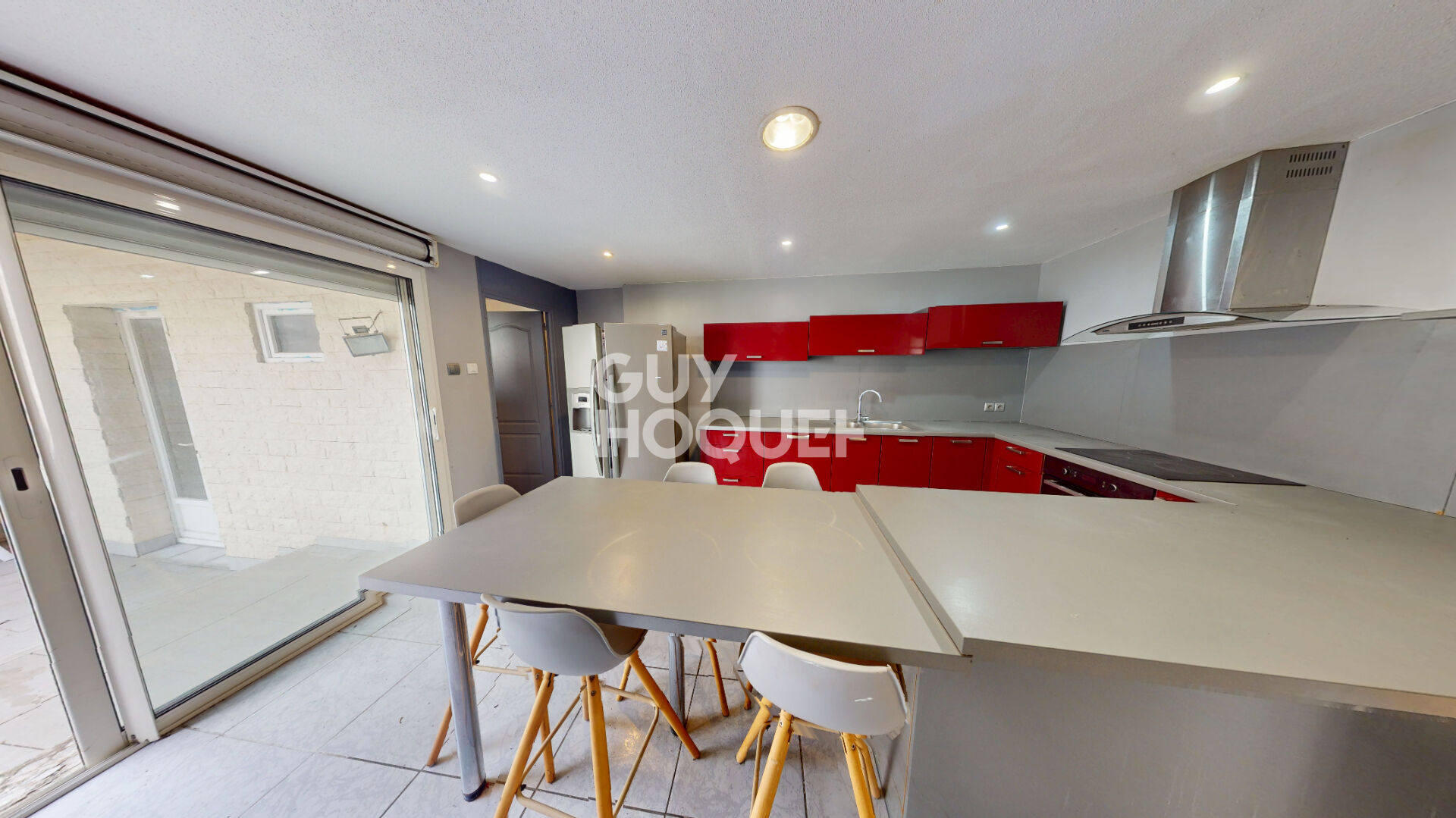 EXCLUSIVITÉ Immeuble mixte avec logements, bureaux et garages 233 m² sur 511 m² de terrain
