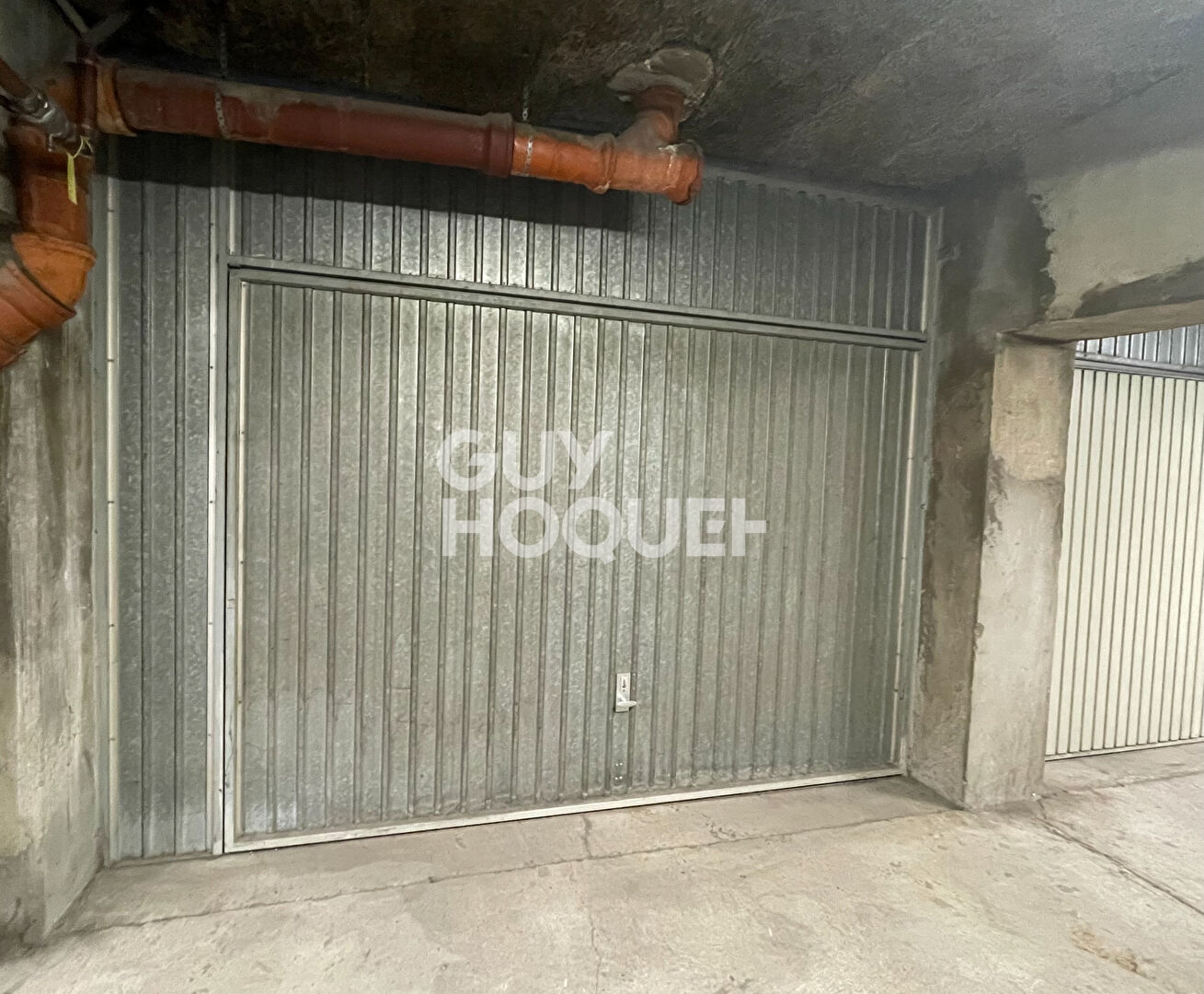 Garage fermé en sous-sol
