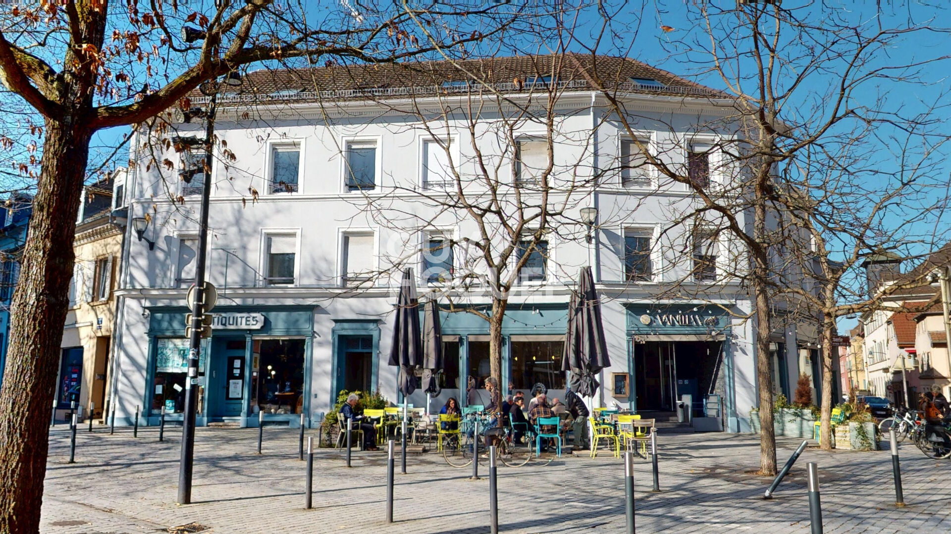 Immeuble 600 m2 centre historique de Mulhouse  9xF2 + 2 locaux commerciaux