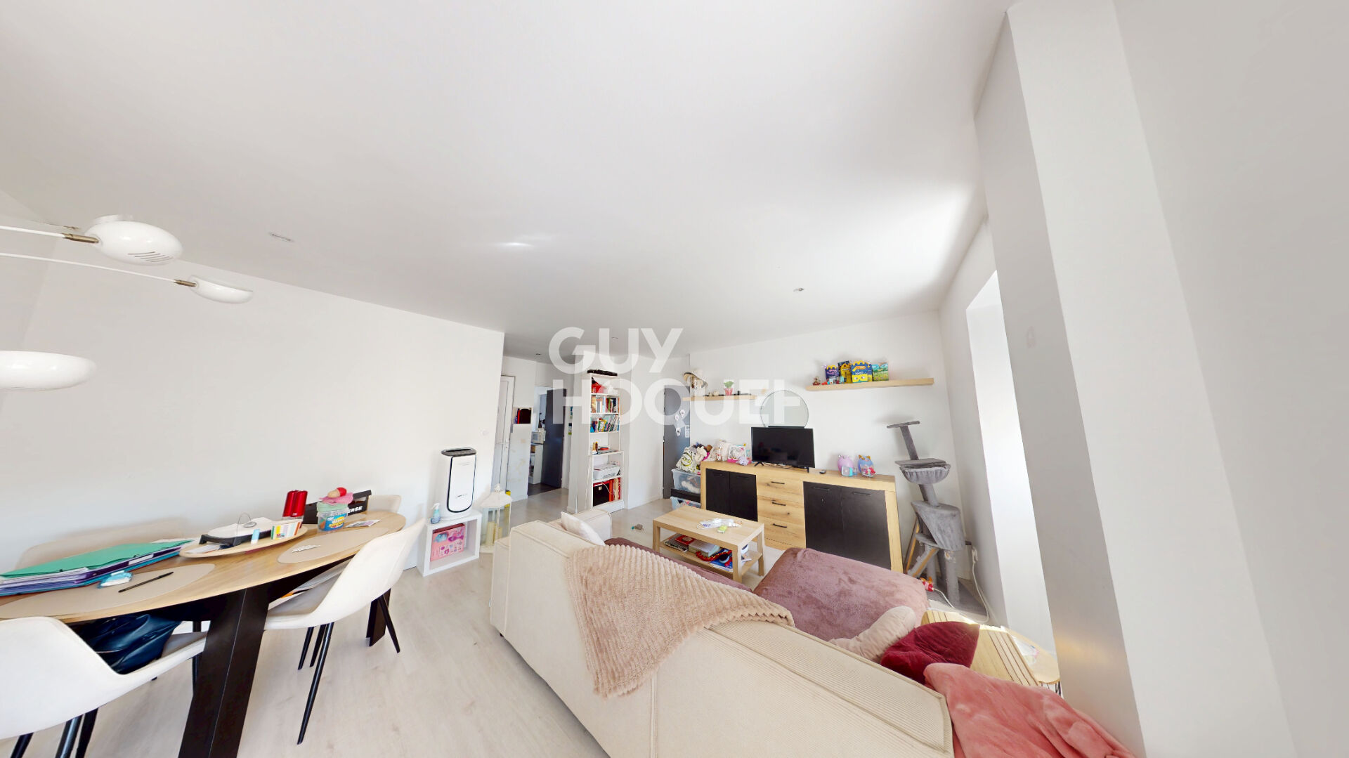 Immeuble de 270 m² idéalement situé à proximité immédiate des transports en commun à Mulhouse !