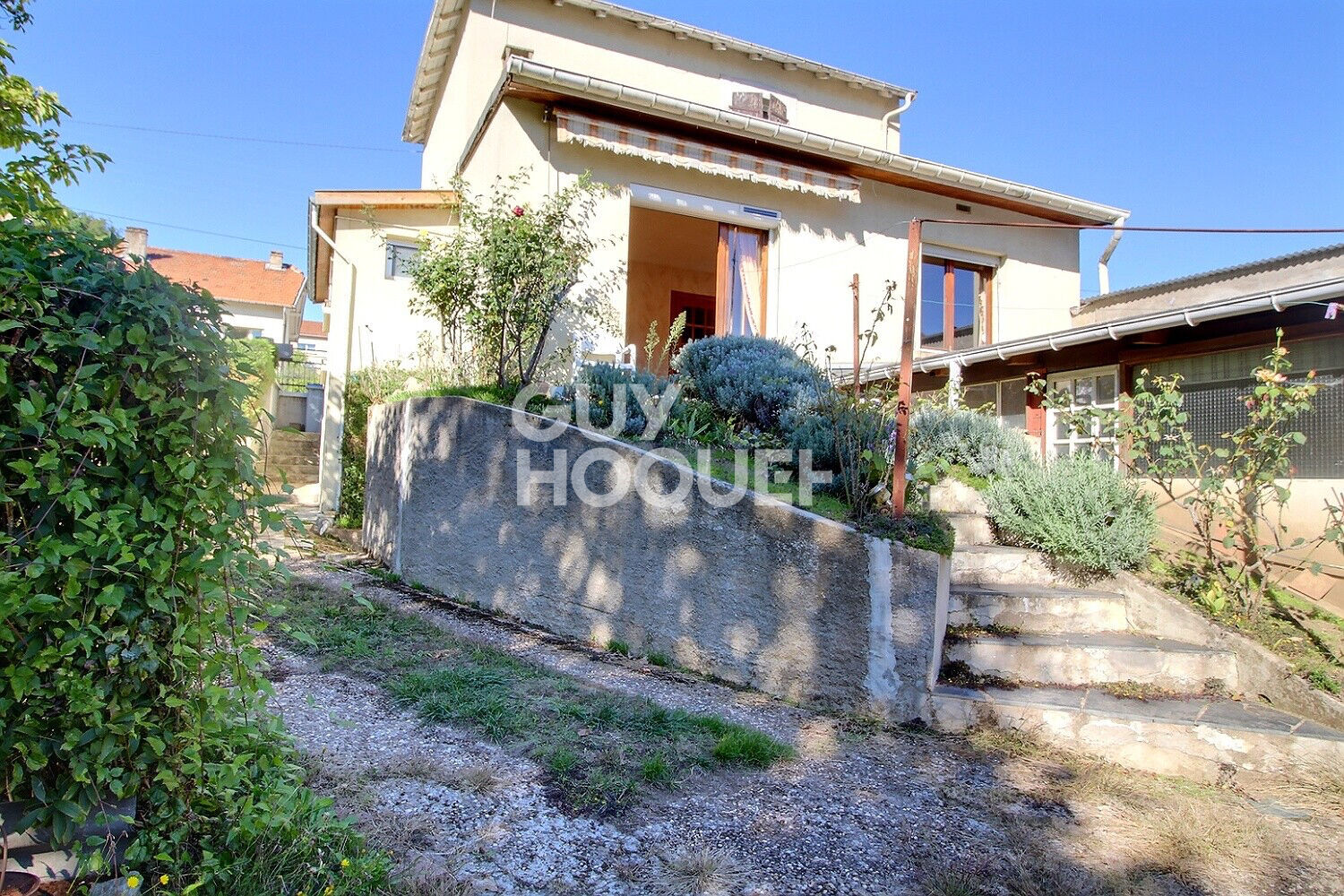 MAISON  À RÉNOVER  3 CHAMBRES - POMPEY - GARAGE - JARDIN - 6 GARAGES ATTENANTS