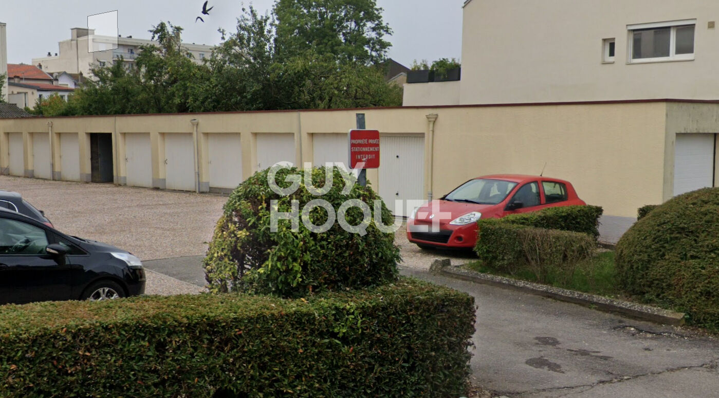 Parking / box A VENDRE  vendu loué 65 par mois