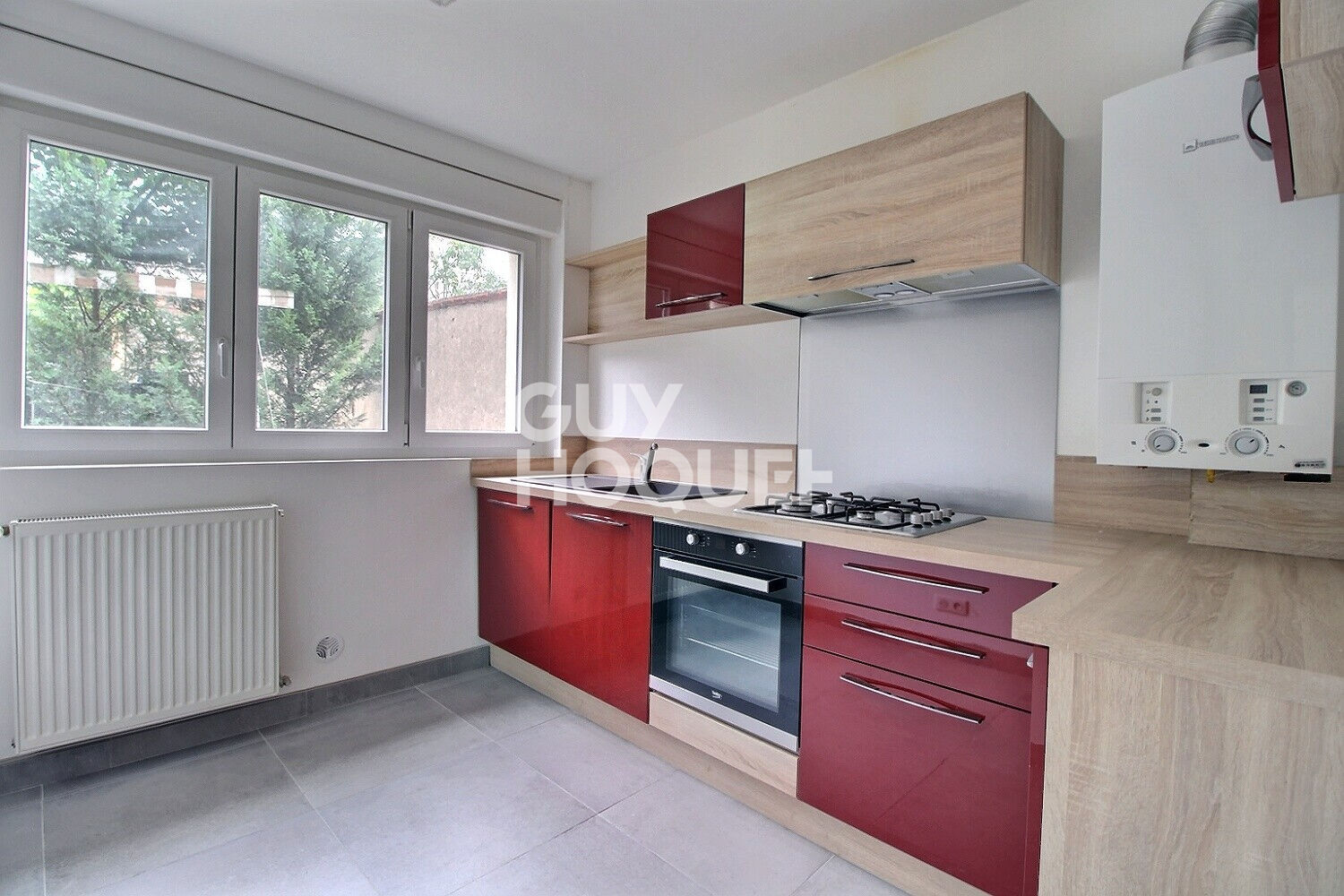 LOCATION SAINT MAX  APPARTEMENT- 2 CHAMBRES - UN BALCON - 1ER ETAGE