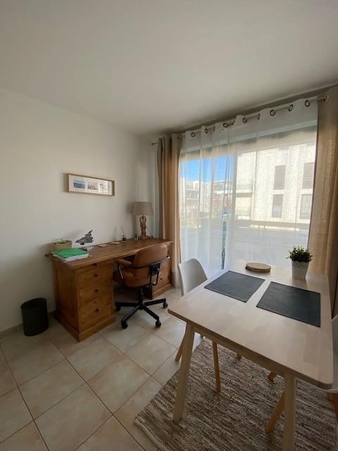 2 pièces -  balcon - place de parking en sous-sol