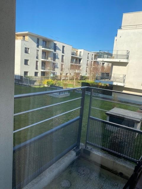 2 pièces -  balcon - place de parking en sous-sol