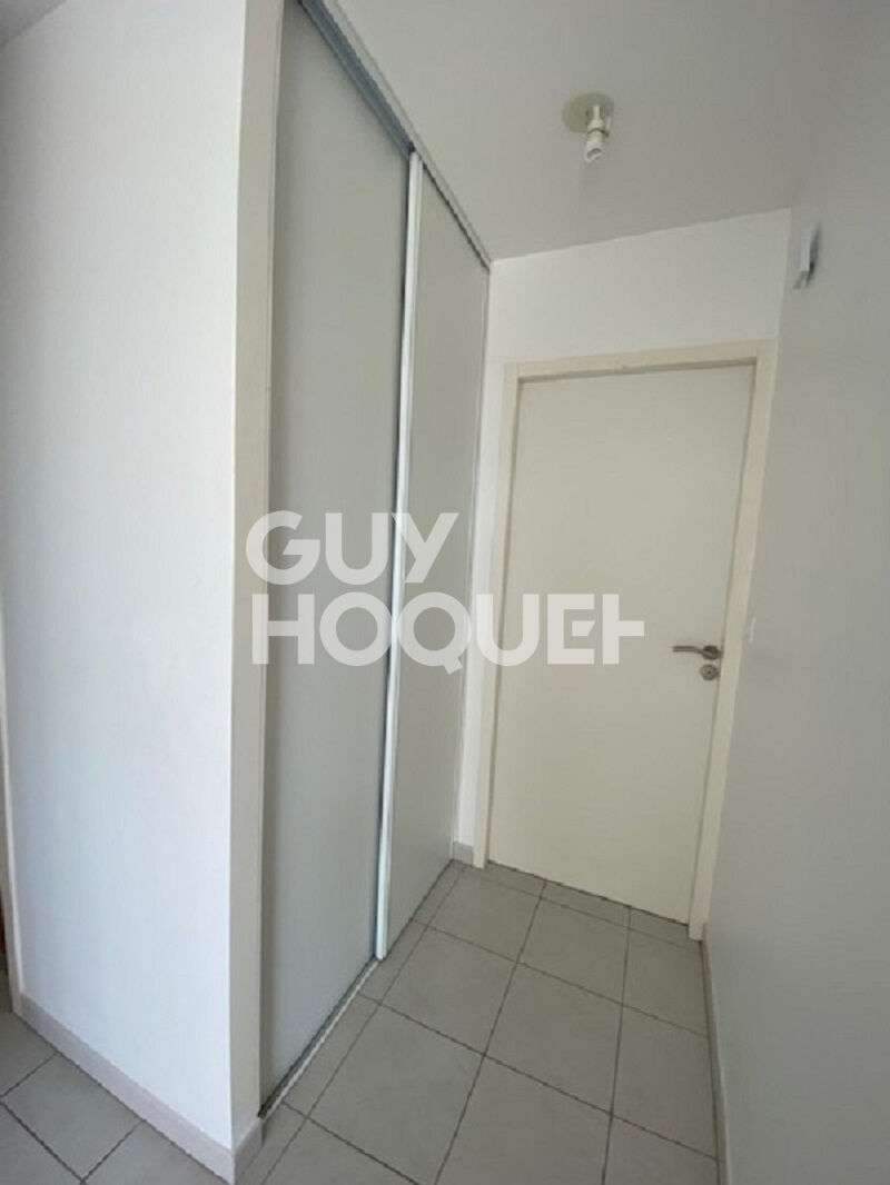 2 pièces 42.45m² - balcon de 10.70m² - deux places de parking