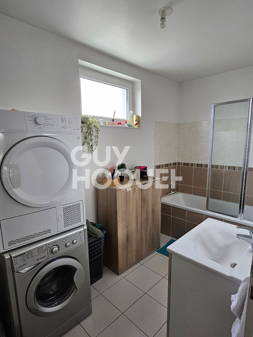 2 pièces 42.45m² - balcon de 10.70m² - deux places de parking