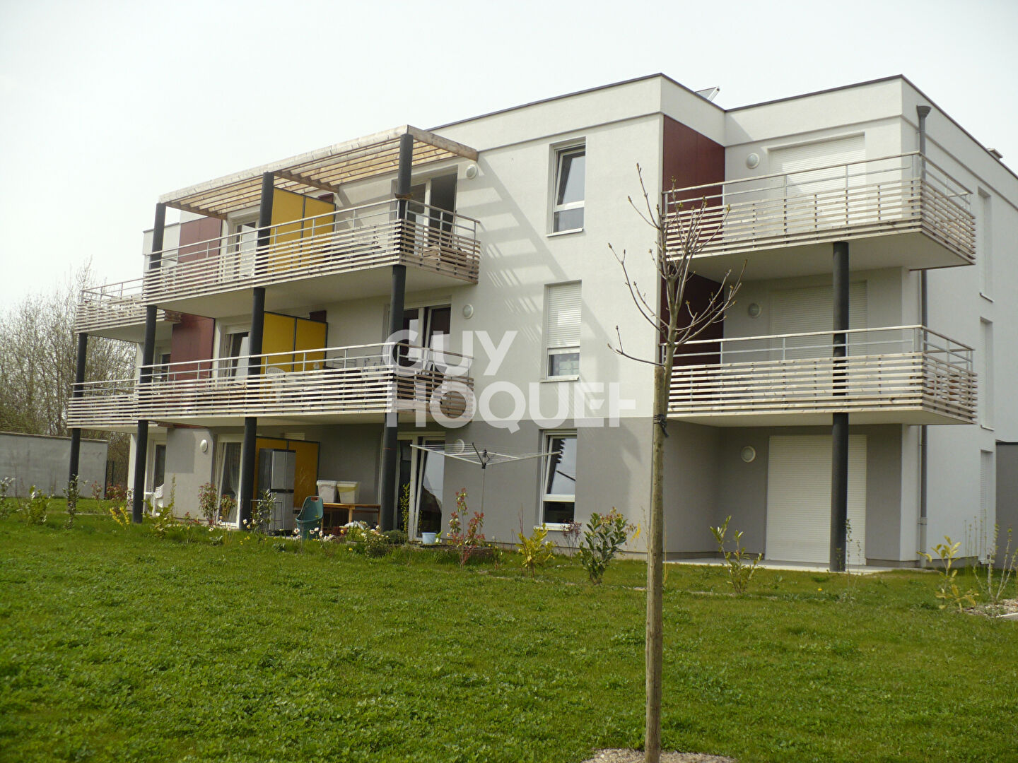 2 pièces 42.45m² - balcon de 10.70m² - deux places de parking