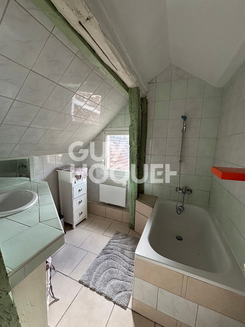 Studio meublé - 24.50m² - loyer toutes charges comprises