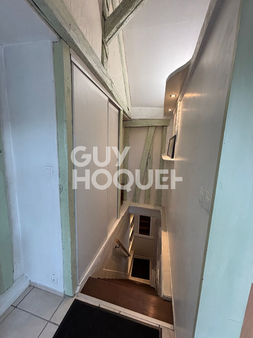 Studio meublé - 24.50m² - loyer toutes charges comprises