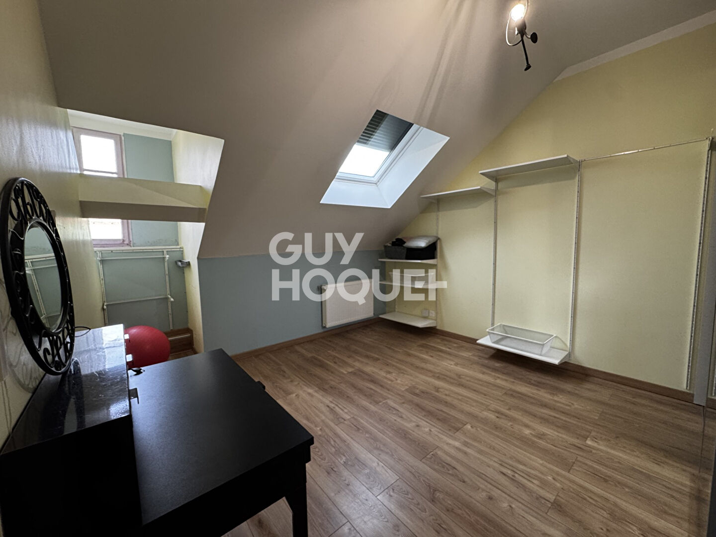 Maison spacieuse à vendre à Serémange-Erzange - 6 chambres, piscine et garage