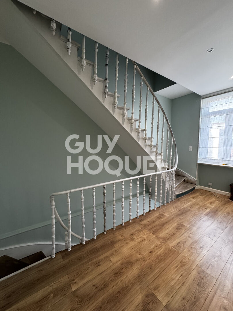 Maison spacieuse à vendre à Serémange-Erzange - 6 chambres, piscine et garage