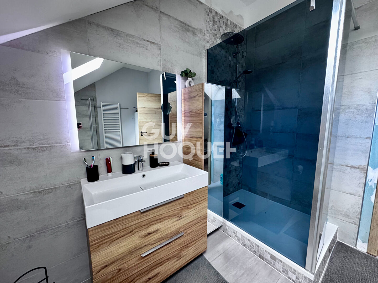 Maison spacieuse à vendre à Serémange-Erzange - 6 chambres, piscine et garage