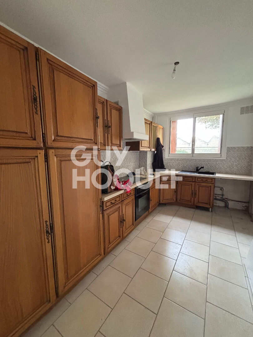 4 pièces - terrasse - loyer toutes charges comprises