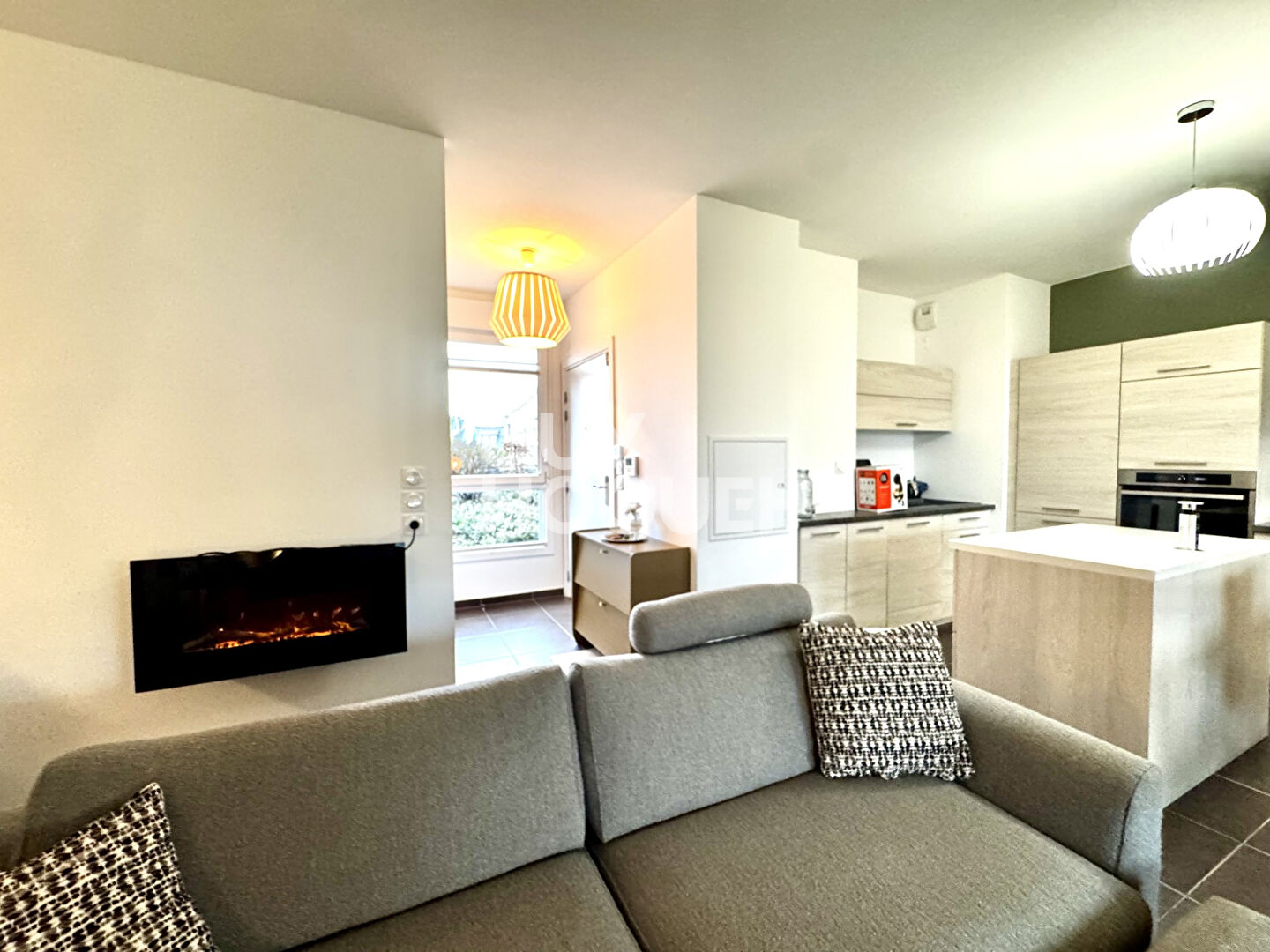 À LOUER : superbe appartement meublé de standing avec grande terrasse