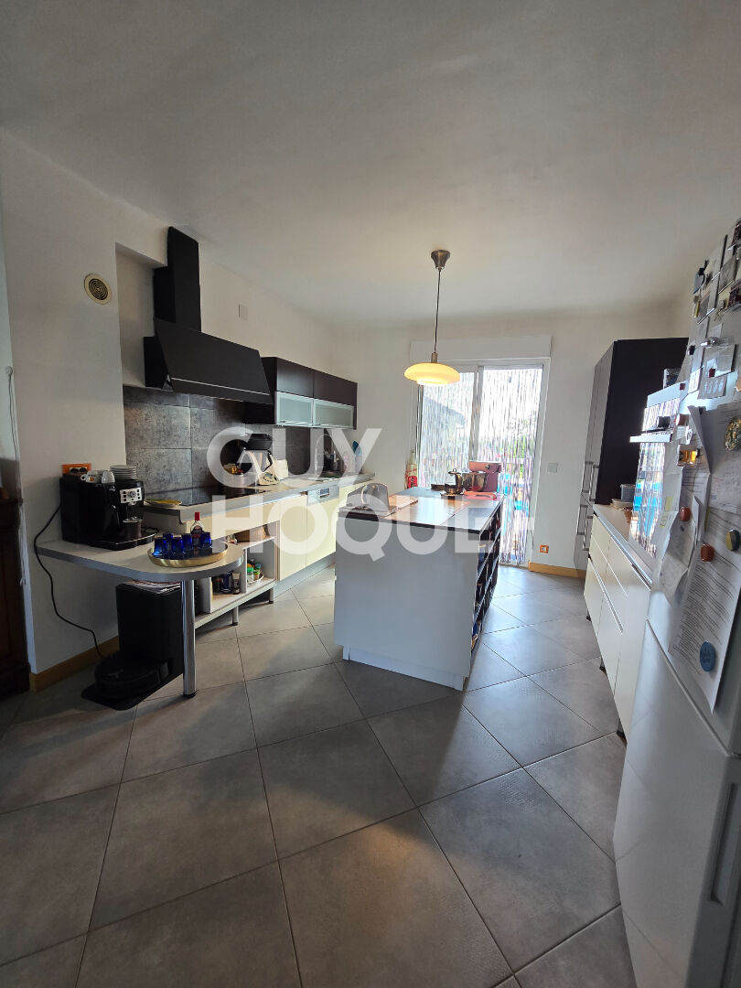 Maison Guélange 4 pièce(s) 150 m2
