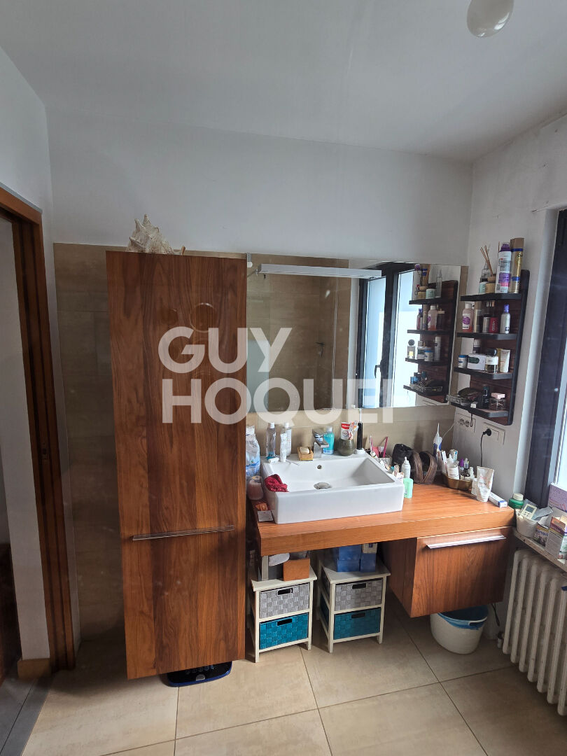Maison Guélange 4 pièce(s) 150 m2