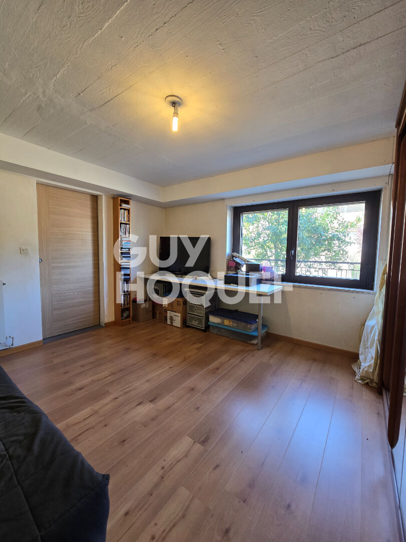 Maison Guélange 4 pièce(s) 150 m2