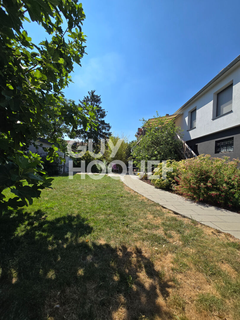 Maison Guélange 4 pièce(s) 150 m2