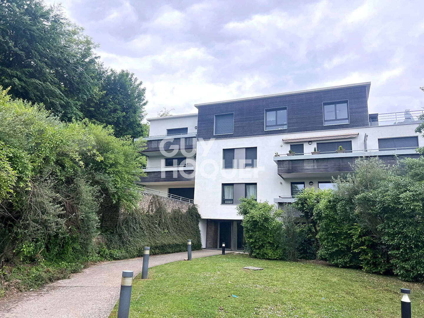 Exceptionnel à Villers-lès-Nancy : calme, verdure et prestations premium