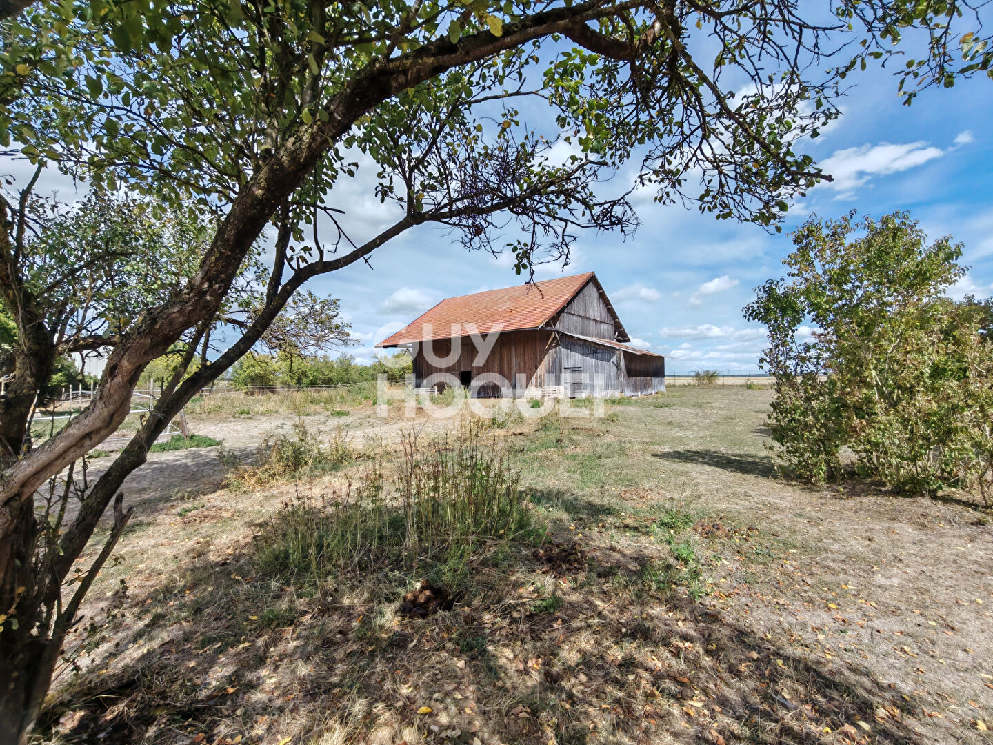 GRANGE ET TERRAIN CONSTRUCTIBLE