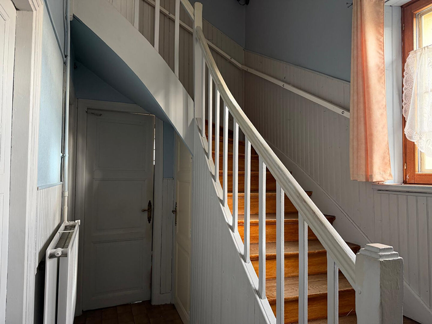 Maison à vendre à Custines - 4 pièces, 3 chambres, fort potentiel