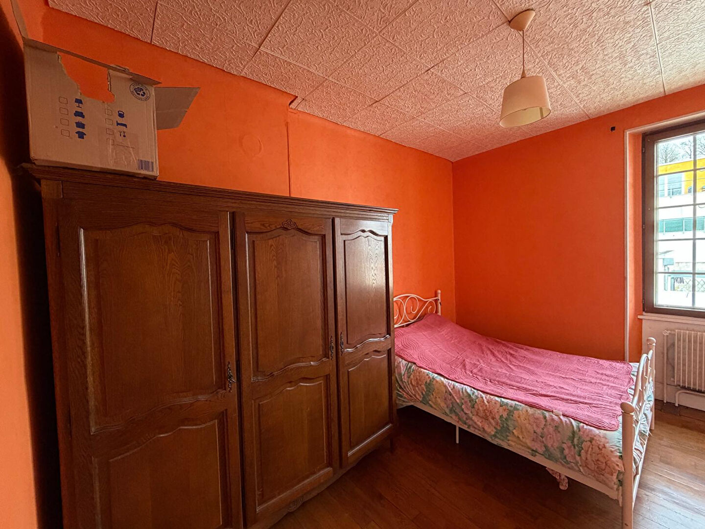 Maison à vendre à Custines - 4 pièces, 3 chambres, fort potentiel