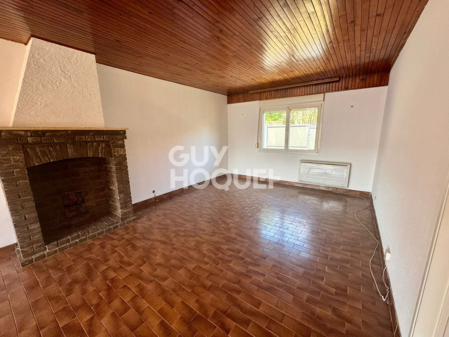 Ensemble immobilier : Deux maisons + garages 179 000 