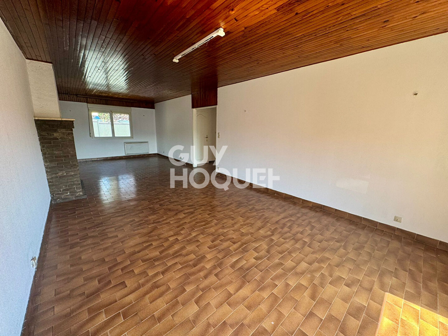 Ensemble immobilier : Deux maisons + garages 179 000 