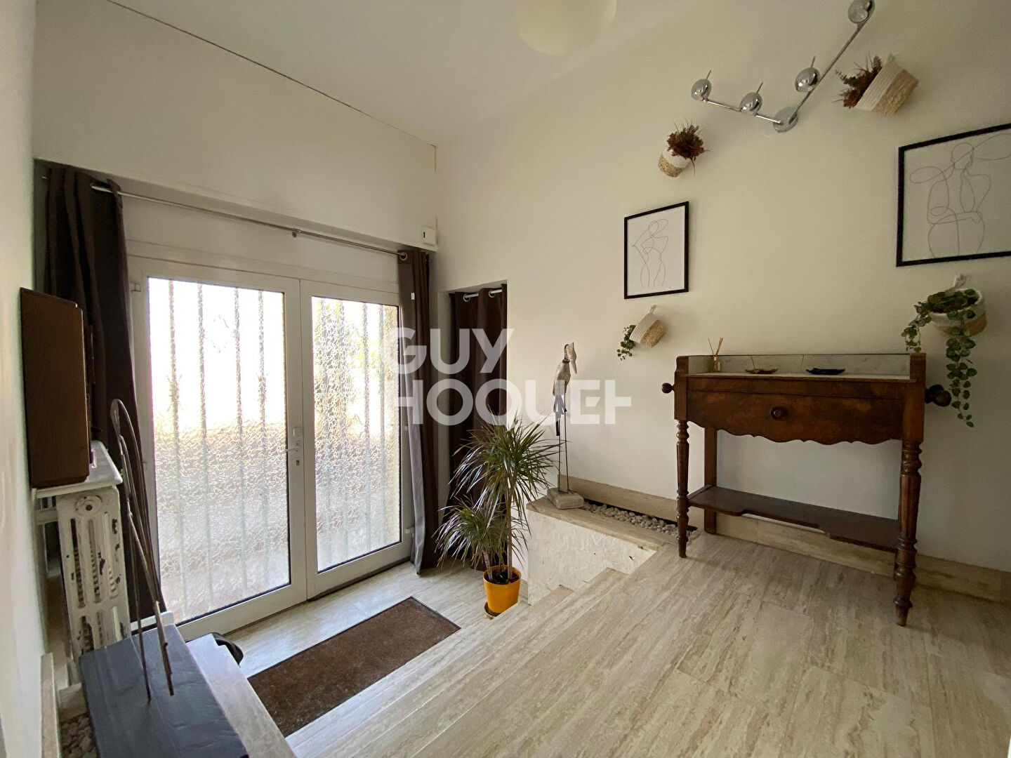 Maison à vendre dans quartier prisé : Le bonheur à portée de main !