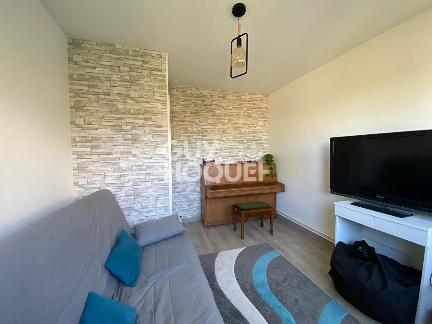 Maison à vendre dans quartier prisé : Le bonheur à portée de main !