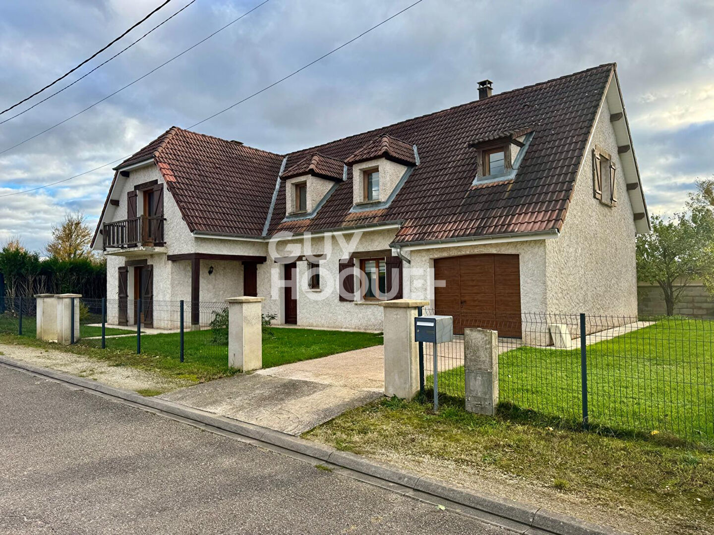 Maison spacieuse à vendre à Bicqueley - Référence 789