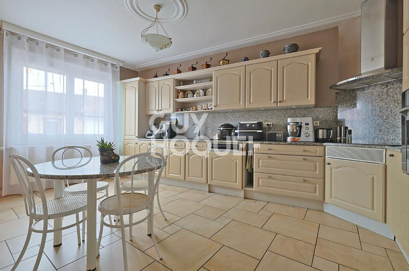 Maison à vendre à Neuves-Maisons : 4 pièces, 125 m² de bonheur !