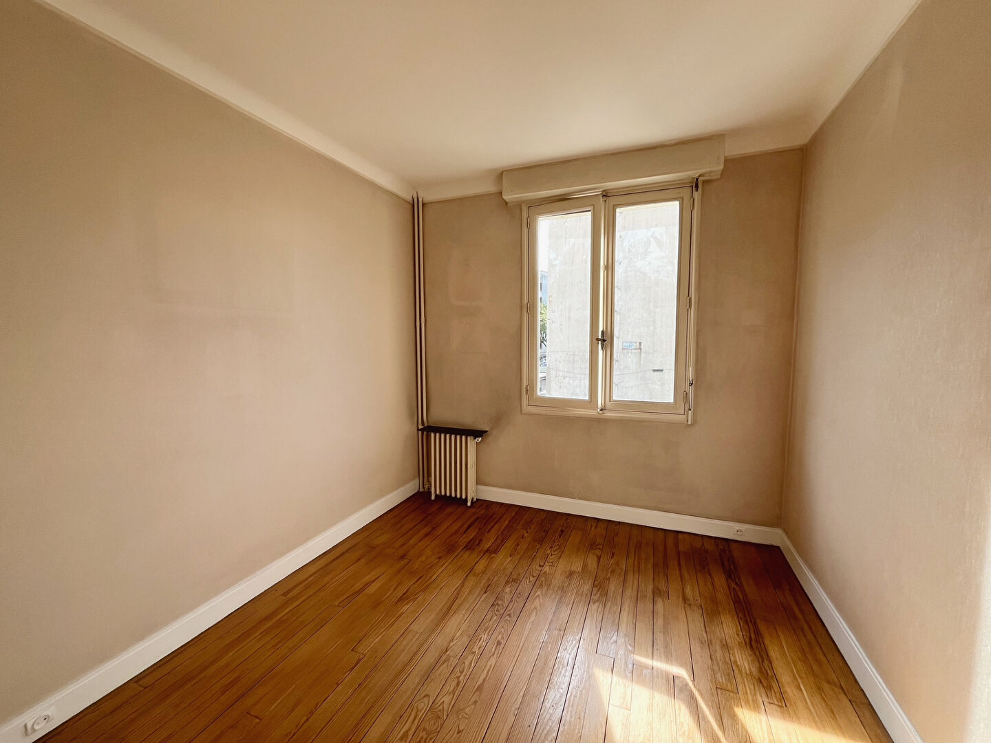 Appartement 3 pièces idéalement situé en plein centre de Nanterre !