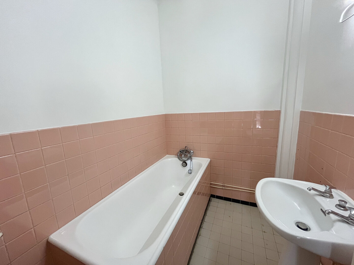 Appartement 3 pièces idéalement situé en plein centre de Nanterre !