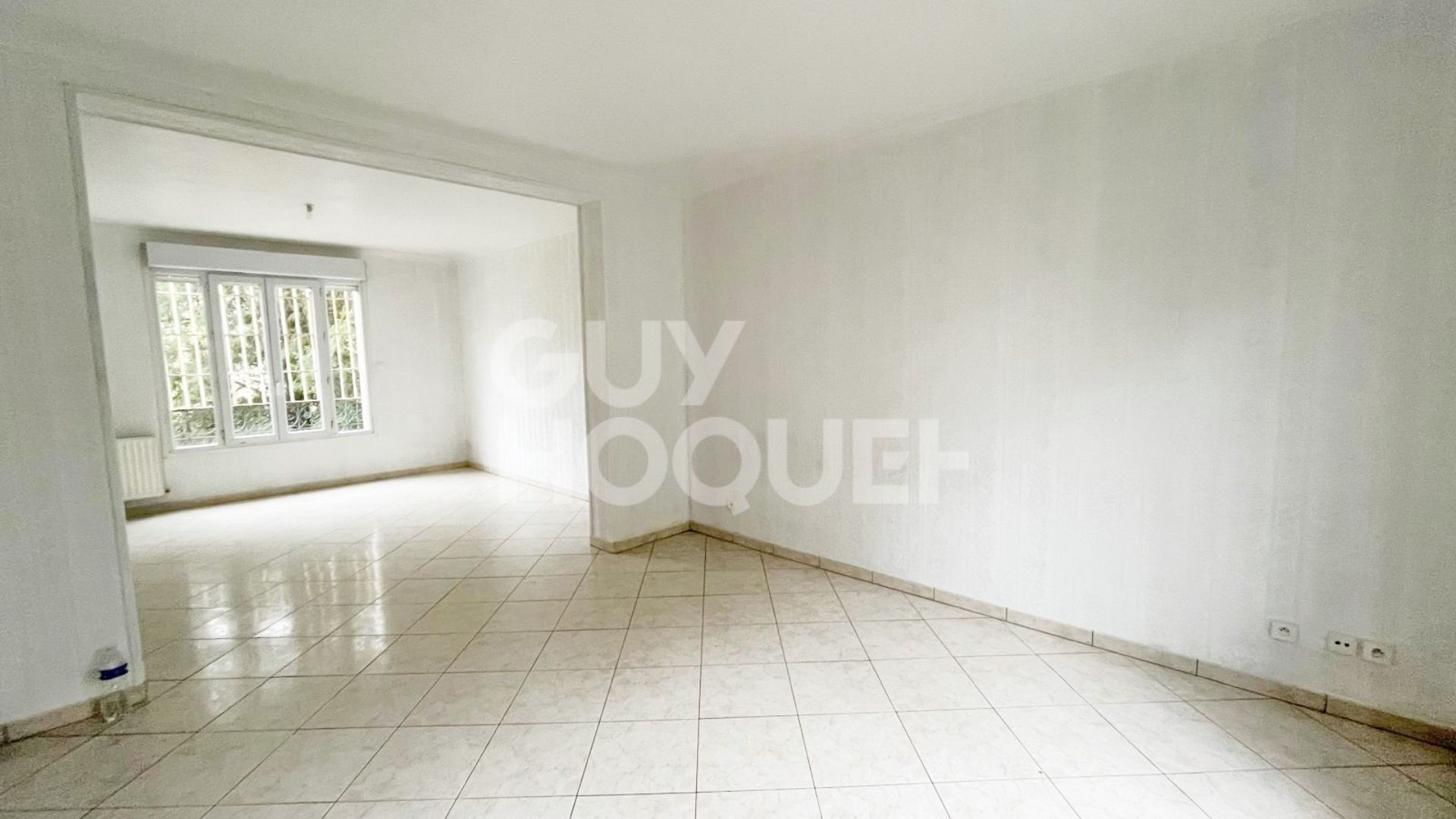 Maison  de caractère - 11 pièces - 217 m2 - jardin