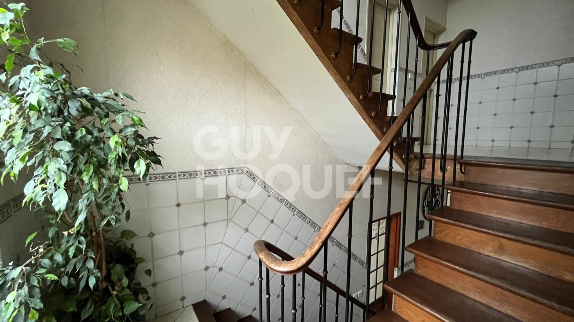 Maison  de caractère - 11 pièces - 217 m2 - jardin