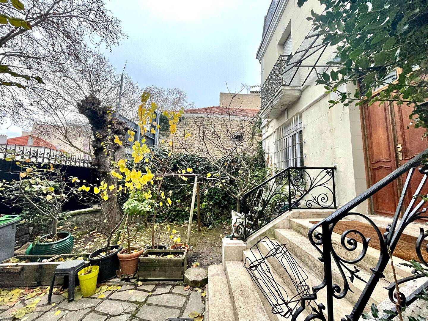 Maison  de caractère - 11 pièces - 217 m2 - jardin