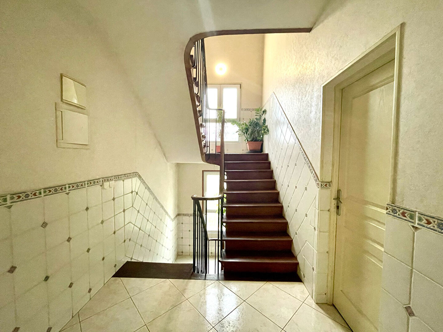 Maison  de caractère - 11 pièces - 217 m2 - jardin