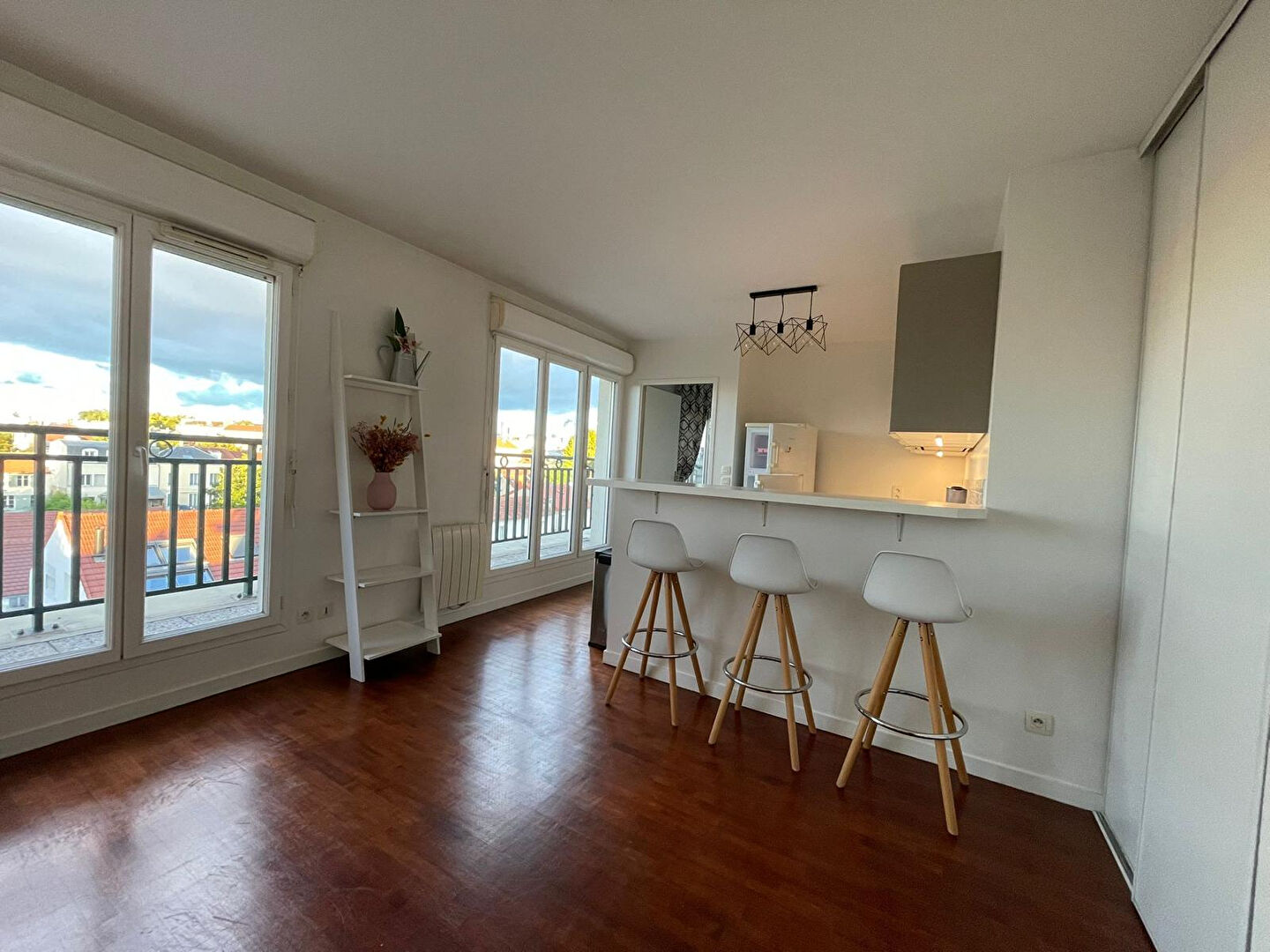 2P MEUBLE - CENTRE VILLE  - PARKING