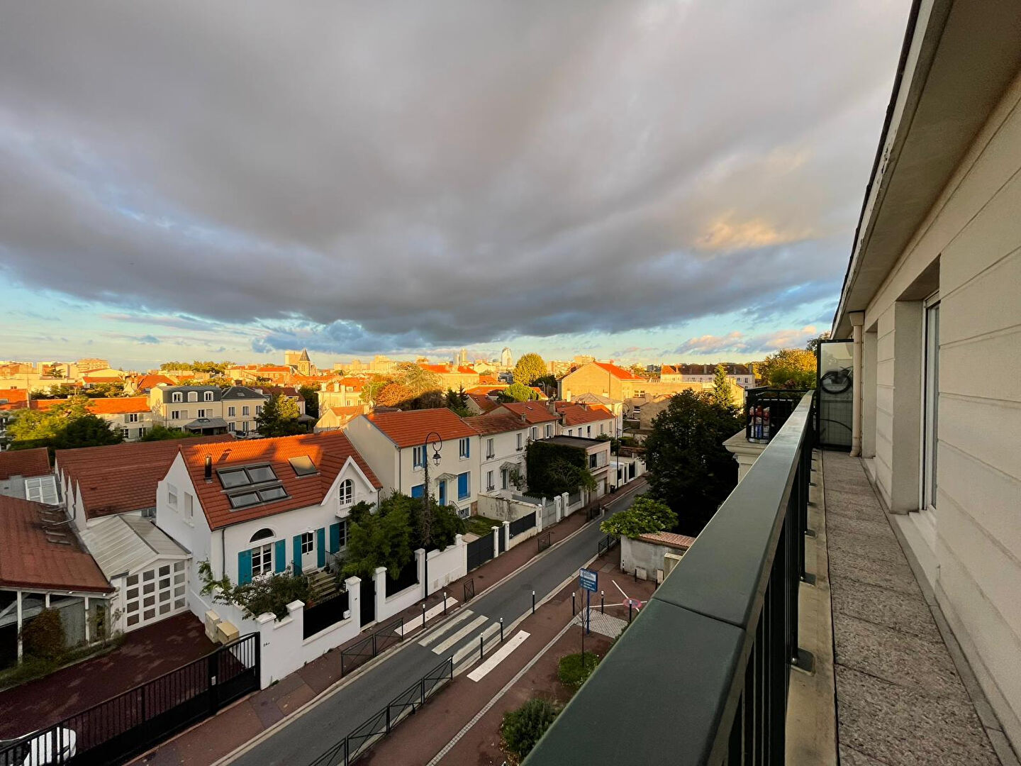 2P MEUBLE - CENTRE VILLE  - PARKING