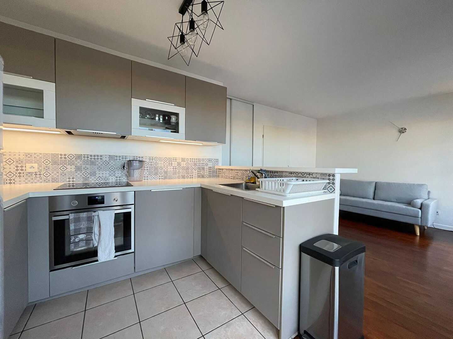 2P MEUBLE - CENTRE VILLE  - PARKING